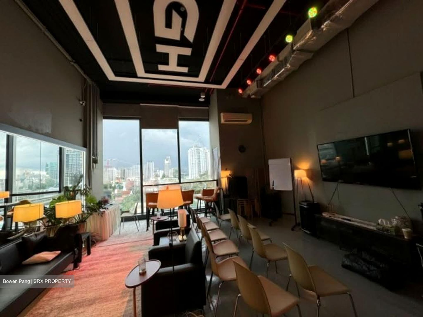 Centrium Square (D8), Office #538451431